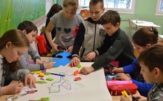 Daugavpils 10.vidusskolā projektu nedēļā spēlēja Latviju